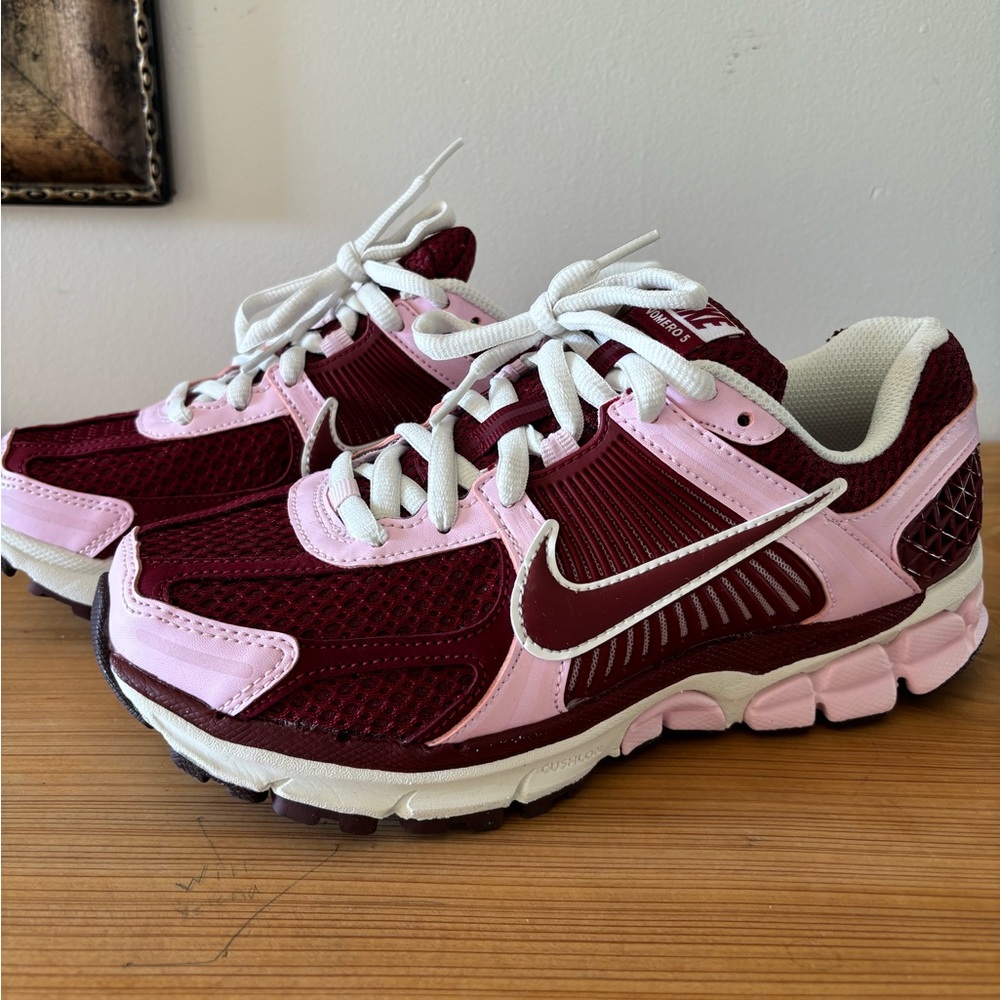 Women’s Nike Vomero size 7.5. *WORN 1X*